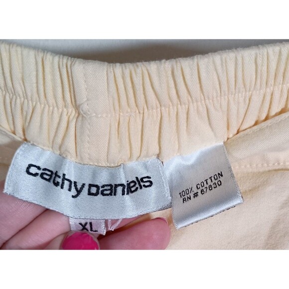 Cathy Daniels Elastic Waist Pockets Butter Yellow Cotton Capri Pants Size XL - Picture 2 of 6